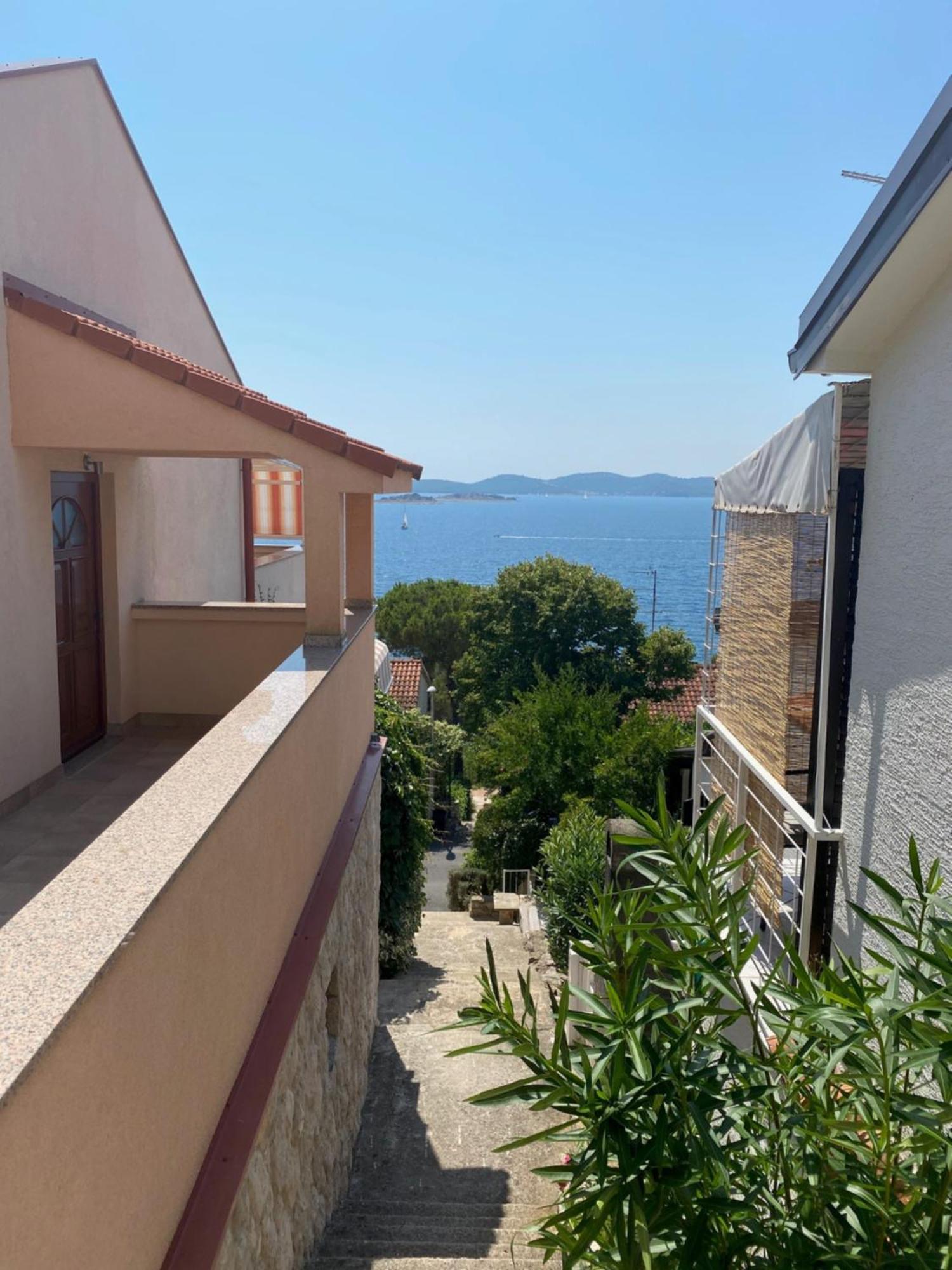Apartment Mona 1, Fantastischer Meerblick Драге Экстерьер фото